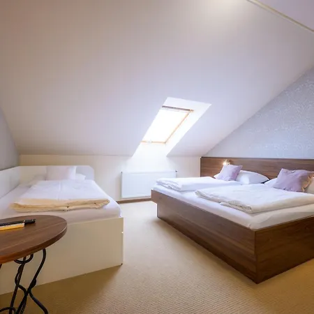 Apartamento Bílá Hora - Roudná Plzeň