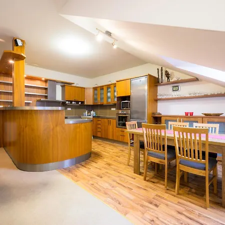 Apartamento Bílá Hora - Roudná *